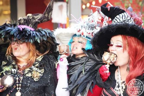 Gardner Village Witches - Witches eating caramel apples 