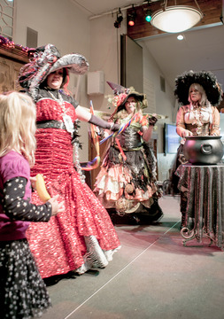 Breakfast with a Witch - gardner village breakfast with a witch 