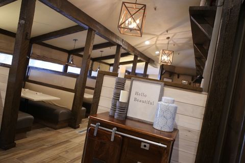  Archibald's Restaurant Dining