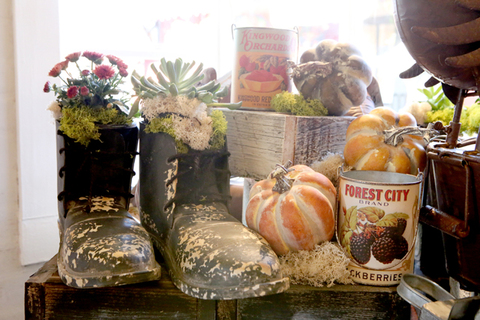 Simply Flowers at Gardner Village - autumn floral designs 