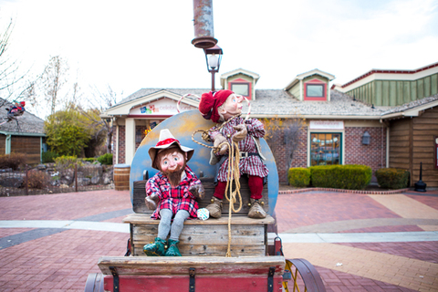 Christmas Elves at Gardner Village - The elves are out at Gardner Village 