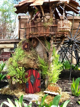 Woodland Fairy Festival - outside fairy display 