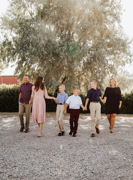 Camera Shy Photography - outdoor family photography at gardner village 