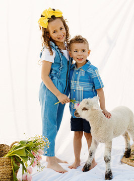 Photos with a Lamb at Camera Shy - photos with a lamb and two children 