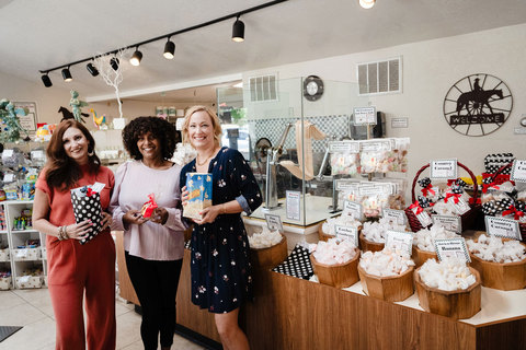 Friends Enjoy Sweet Treat at Chocolate Covered Wagon  - friends shopping at chocolate covered wagon 