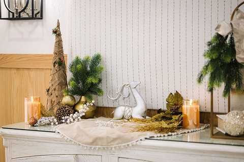 Holiday Parties at The Gathering Place at Gardner Village - holiday decor 