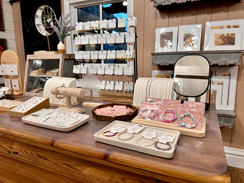 Lilly & Vera Meaningful Gifts