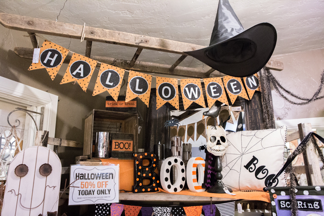 upon the shelf halloween decor