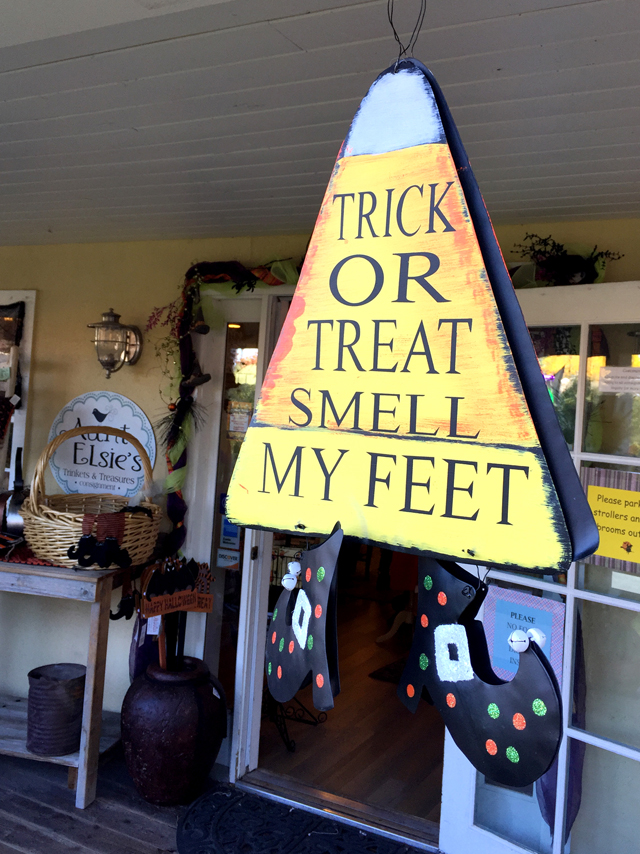 metal halloween sign