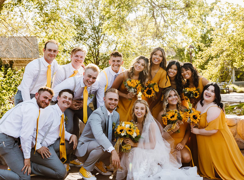 wedding party pose ideas