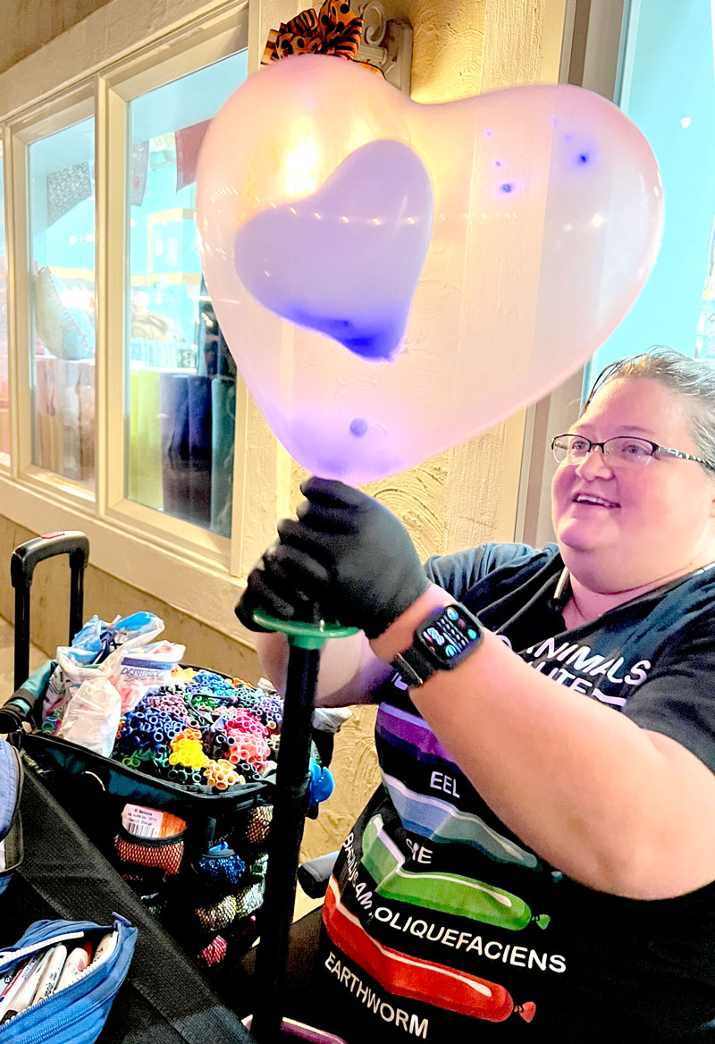 debbie balloon artist