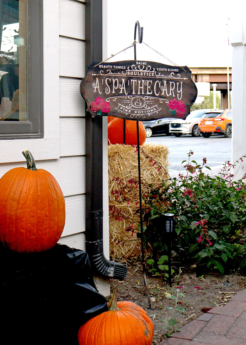 witchy manis and pedis