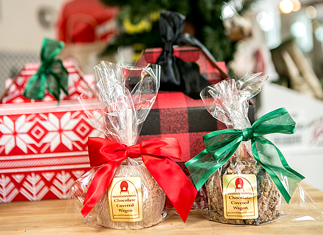 gift wrapped caramel apples