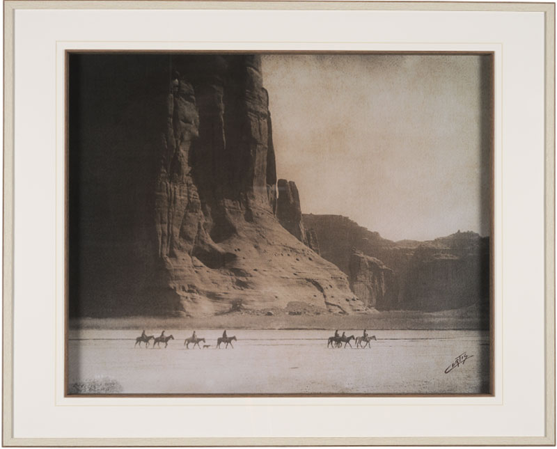 latest wall art looks