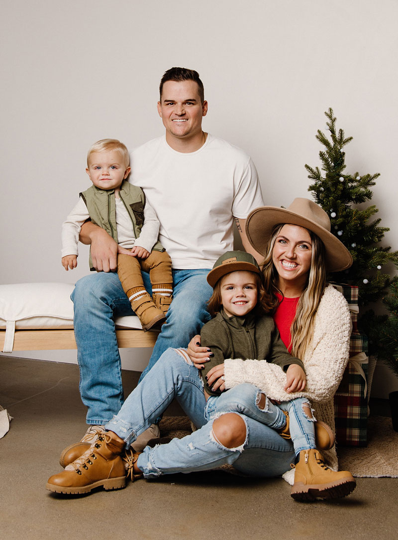 in studio holiday photo ideas