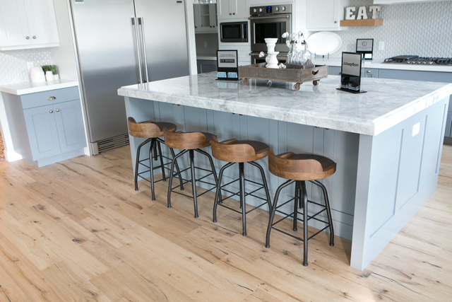 farmhouse kitchen stools