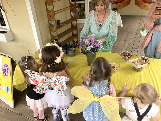fairy garden classes at aunt elsies trinkets and treasures
