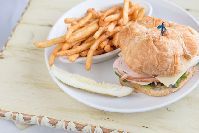 turkey avocado sandwich