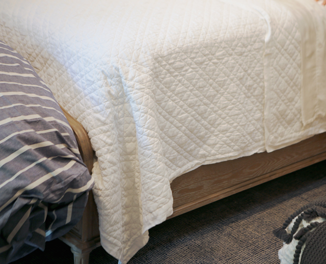 washed linen white quilt